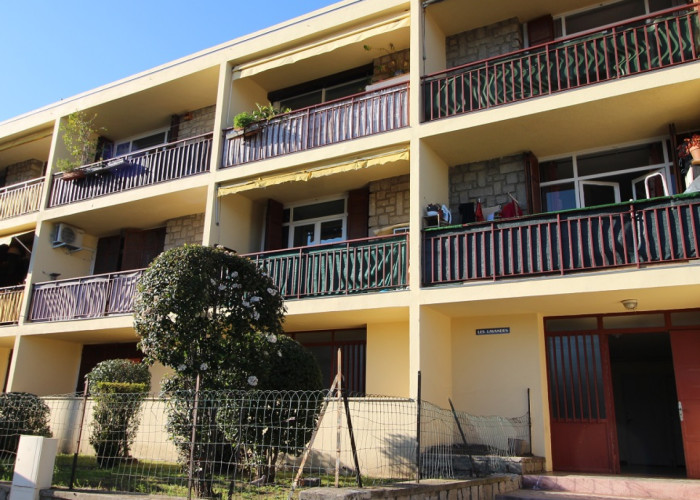 property-thumbs-carousel